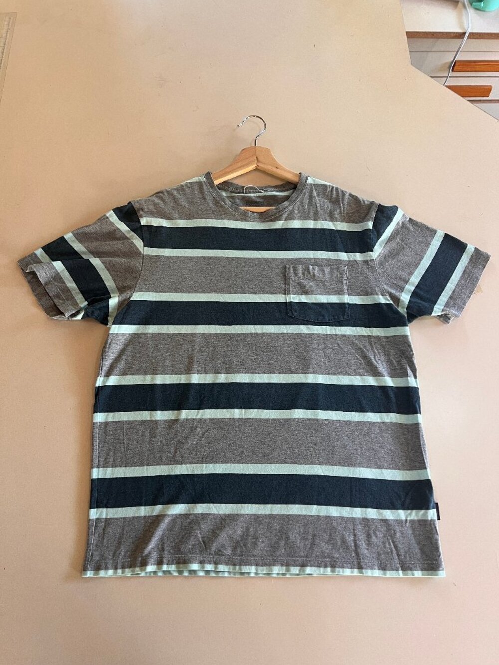 Patagonia Mens Medium Striped Short Sleeve Pocket T-Shirt